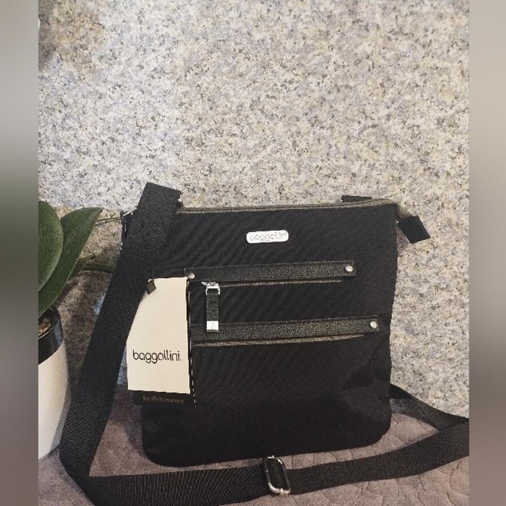 NWT- Baggallini Black Travel Multi Organizer Crossbody Bag
